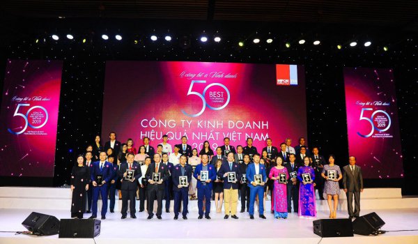 Tập đoàn Đất Xanh được vinh danh “Top 50 Công ty kinh doanh hiệu quả nhất Việt Nam năm 2019”